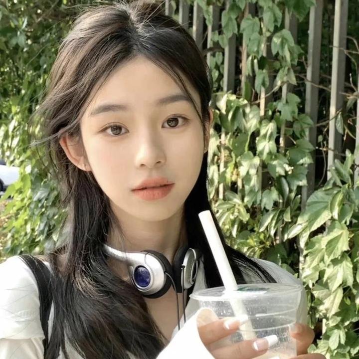 内心强大的美女白川